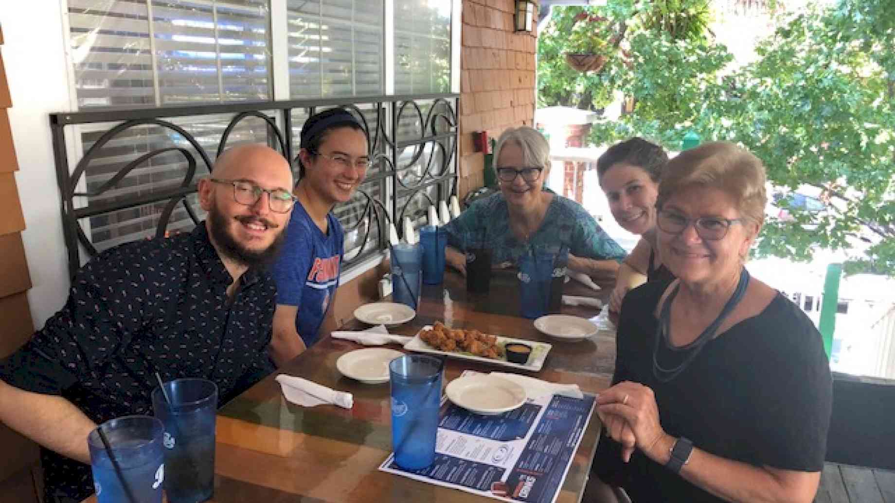 Musicology students and faculty enjoying a meal out with a Colloquium guest (fall 2019)