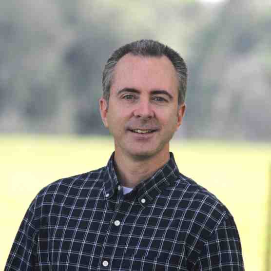 Headshot Photo of Brian Caple