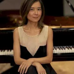 Headshot photo of Jasmin Arakawa