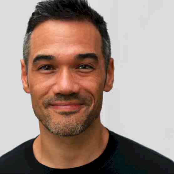 Headshot photo of Andrew Cao