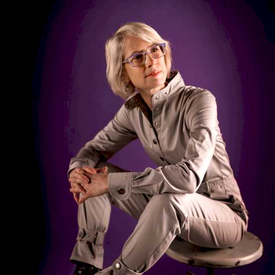 Headshot photo of Heidi Boisvert