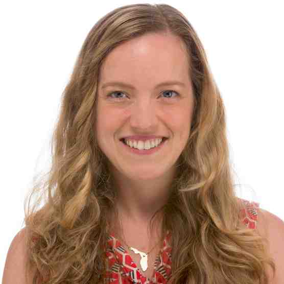 Headshot photo of Natalie Rella