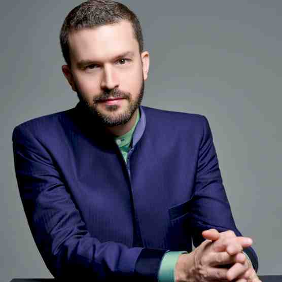 Headshot photo of Evan Mitchell