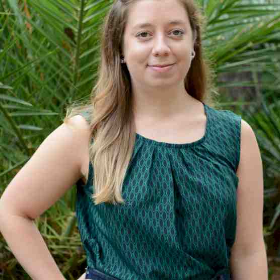 Headshot photo of Holly Franklin