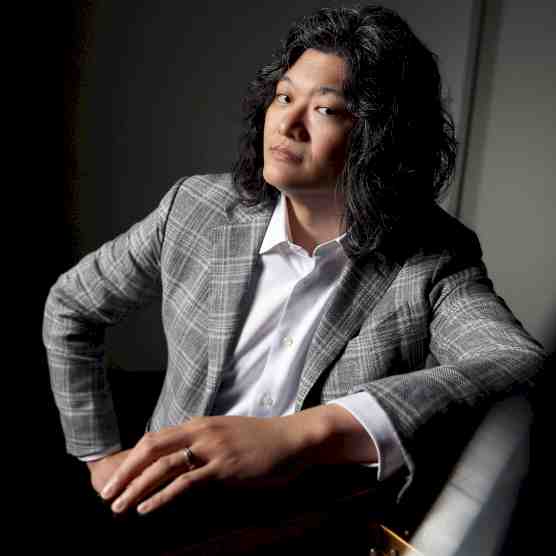 Headshot photo of Hsiang Tu