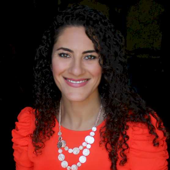 Headshot photo of Aleya Elise Kashmiry