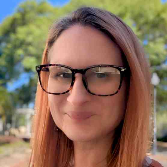 Headshot photo of Honey Langford