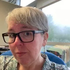 Headshot photo of Wendi Decker-Miller